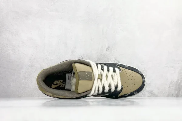Nike SB Dunk Low
Travis Scott - Image 3