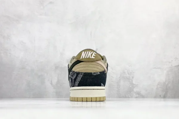 Travis Scott x SB Dunk Low "Jackboys" - Image 9