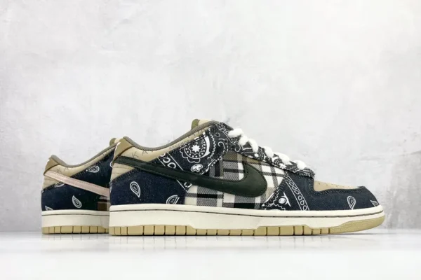 Travis Scott x SB Dunk Low "Jackboys" - Image 6
