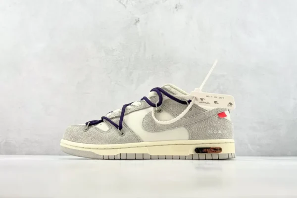 Nike Dunk Low
Off-White Lot 18