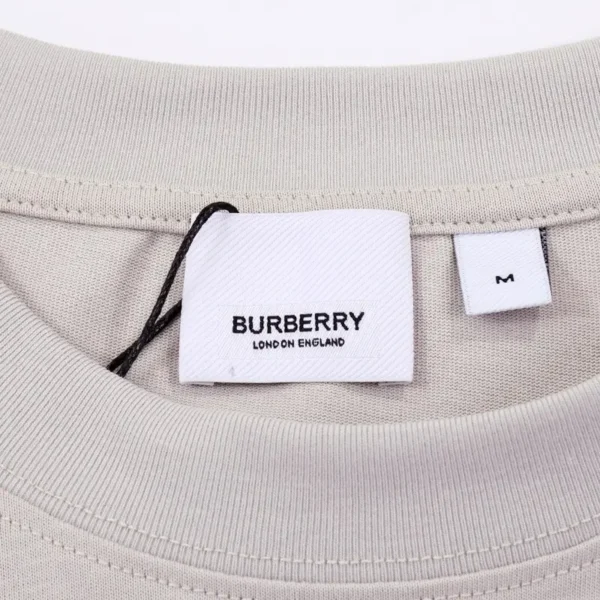 Burberry  T-shirt - Image 3