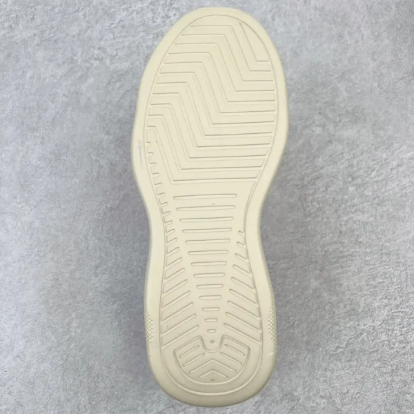 Gucci casual sports shoe - Image 9