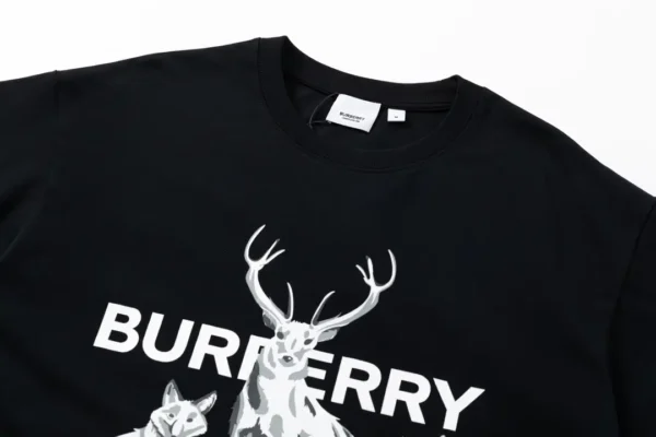 Burberry  T-shirt - Image 4
