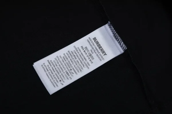 Burberry  T-shirt - Image 9