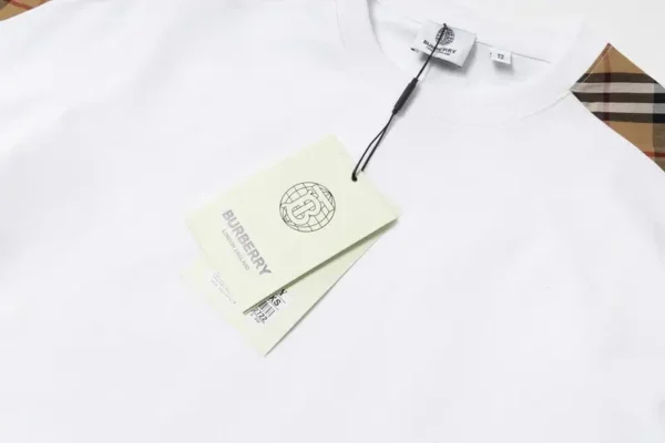 Burberry  T-shirt - Image 7