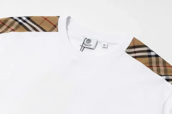 Burberry  T-shirt - Image 4
