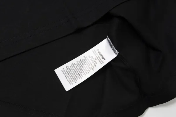 Burberry  T-shirt - Image 8