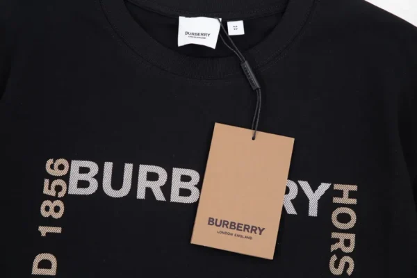Burberry  T-shirt - Image 4