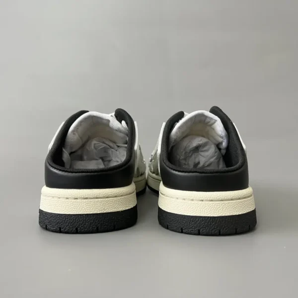 AMIRI SkeI Top Low Emil Bone Shoes Half Dragged.
weave - Image 5