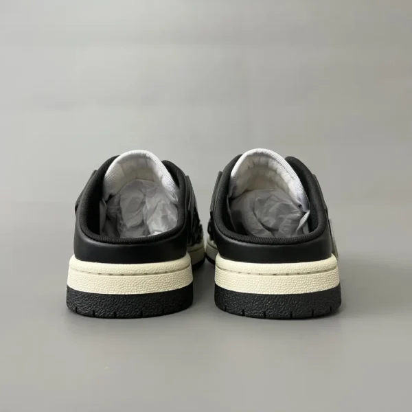 AMIRI SkeI Top Low Emil Bone Shoes Half Dragged.
weave - Image 5