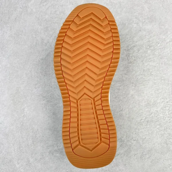 Gucci casual sports shoe - Image 9