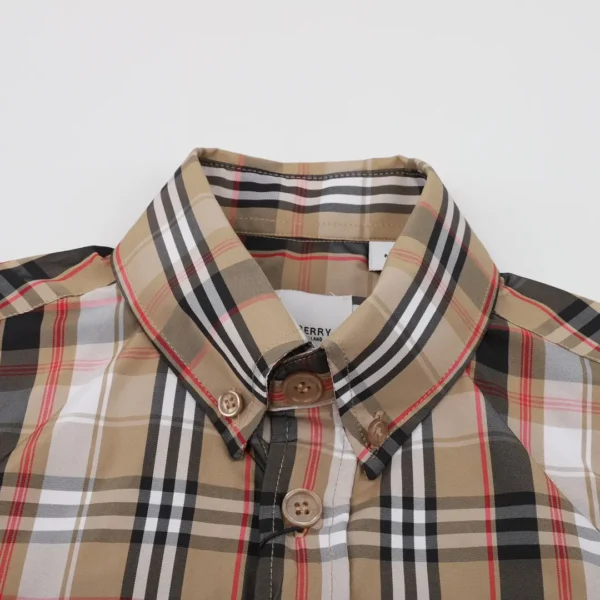 Burberry shirts - Image 3
