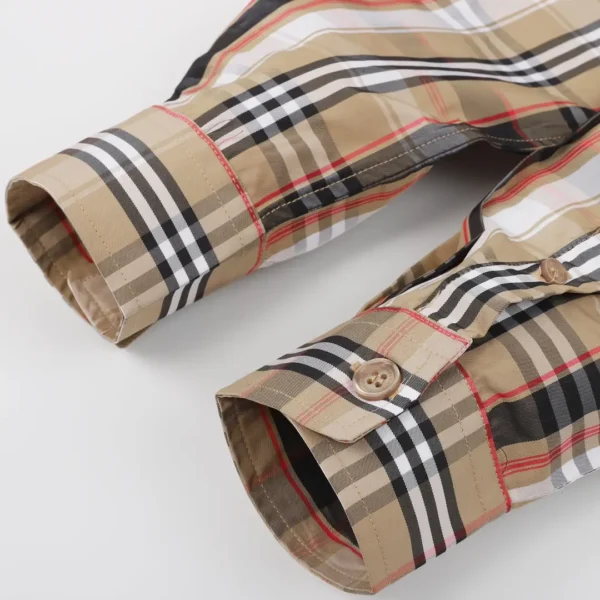 Burberry shirts - Image 7