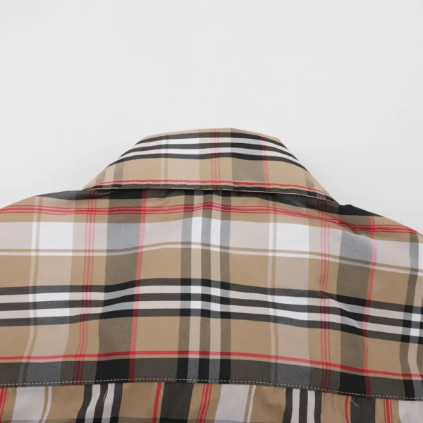 Burberry shirts - Image 9
