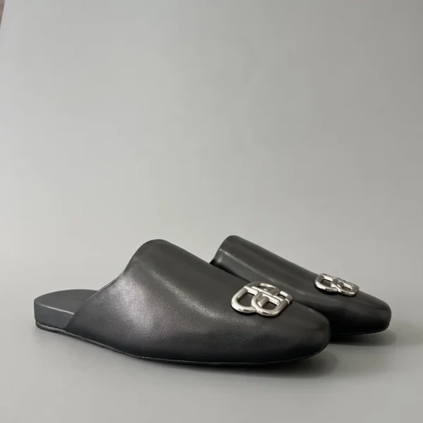 Balenciaga Balenciaga Cozy cowhide flat bottomed ankle fashion cool mop. - Image 3