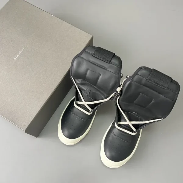 Rick Owens has a black and white inverted triangle.
     
market - Image 9