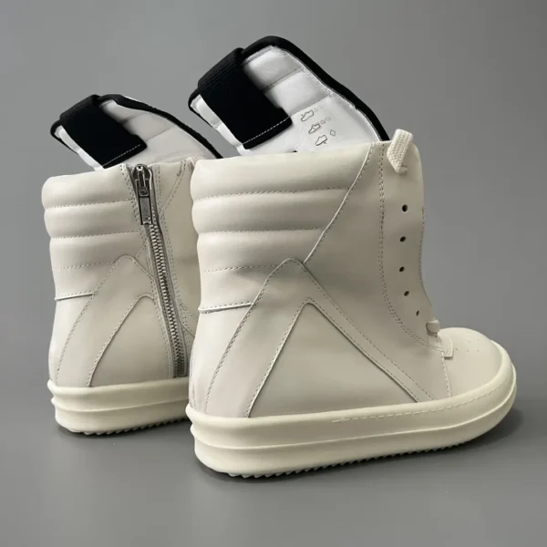 Rick Owens has a white inverted triangle.
     
Market independence - Image 4