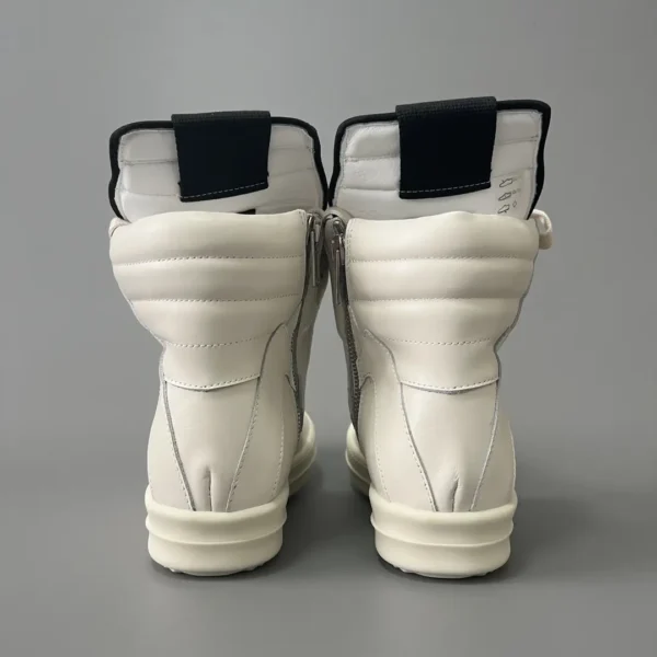 Rick Owens has a white inverted triangle.
     
Market independence - Image 5
