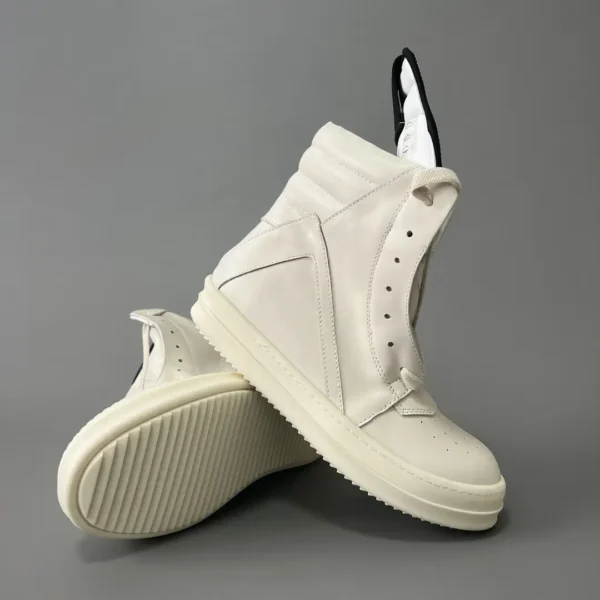 Rick Owens has a white inverted triangle.
     
Market independence - Image 7