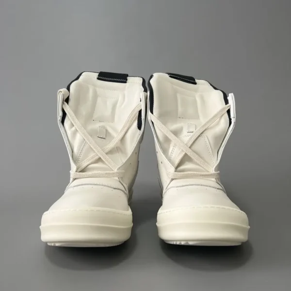 Rick Owens has a white inverted triangle.
     
Market independence - Image 2