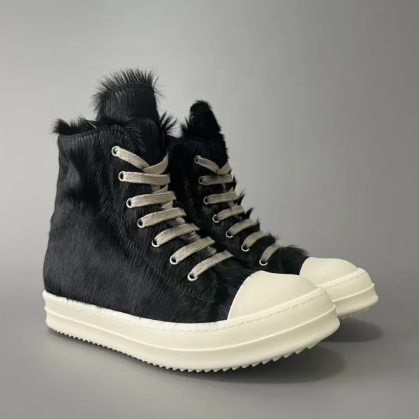 Rick Owens' horsehair high top tie.
     
market - Image 3