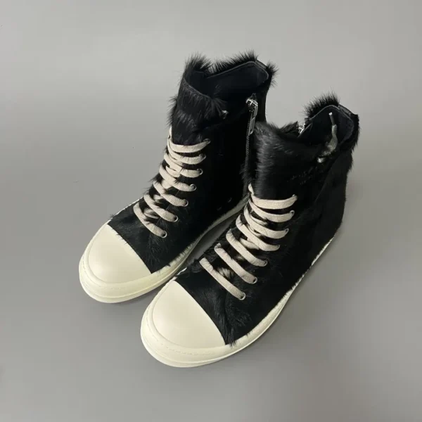 Rick Owens' horsehair high top tie.
     
market - Image 8