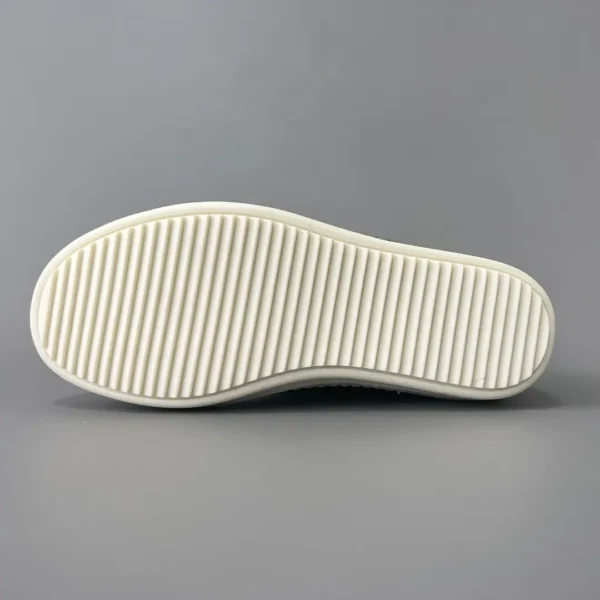 Rick Owens' horsehair high top tie.
     
market - Image 6