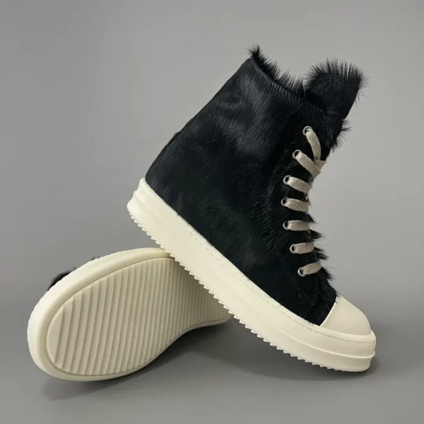 Rick Owens' horsehair high top tie.
     
market - Image 7