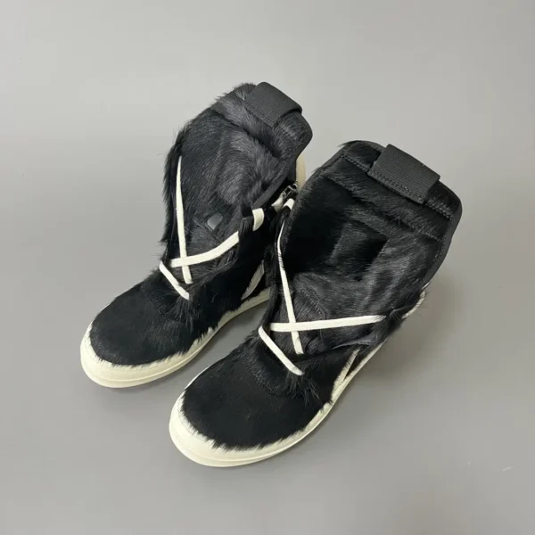 Rick Owens' horsehair has a black and white inverted triangle.
  7 - Image 8