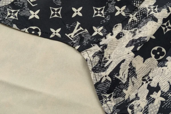 Louis Vuitton printed with the old floral letters LoGO - Image 4