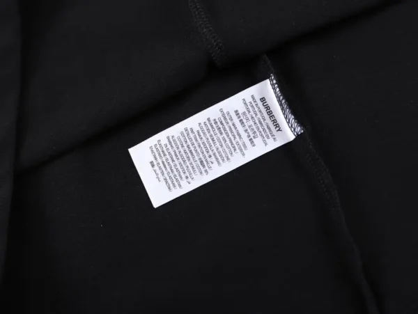 Burberry  T-shirt - Image 6