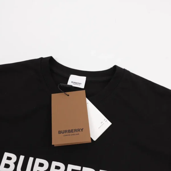 Burberry  T-shirt - Image 8