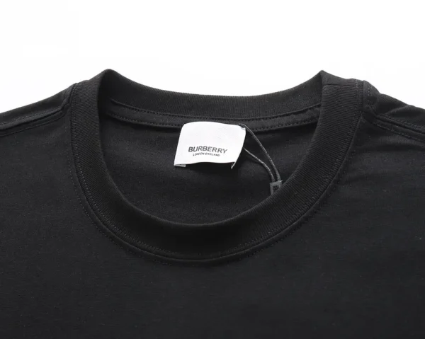 Burberry  T-shirt - Image 3