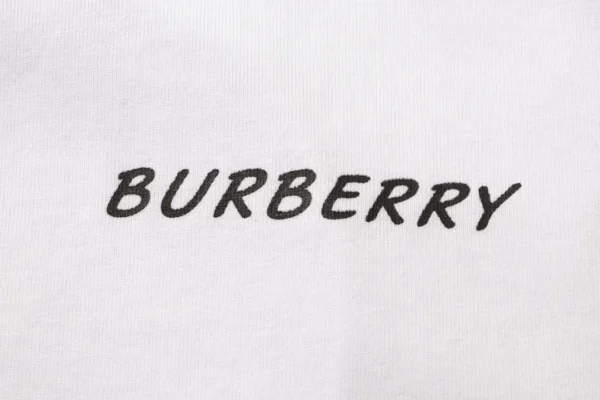 Burberry  T-shirt - Image 4