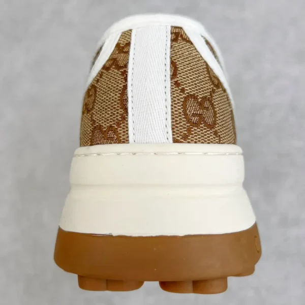 Gucci Canvas Low Cut - Image 8