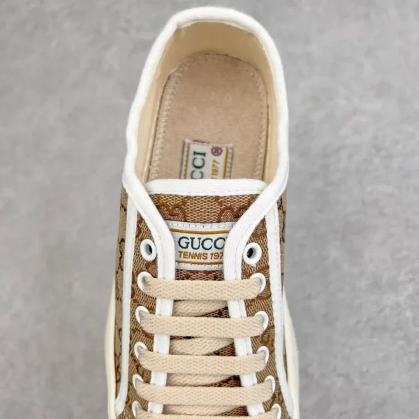 Gucci Canvas Low Cut - Image 5