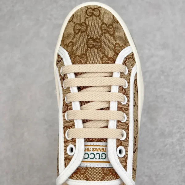 Gucci Canvas Low Cut - Image 4