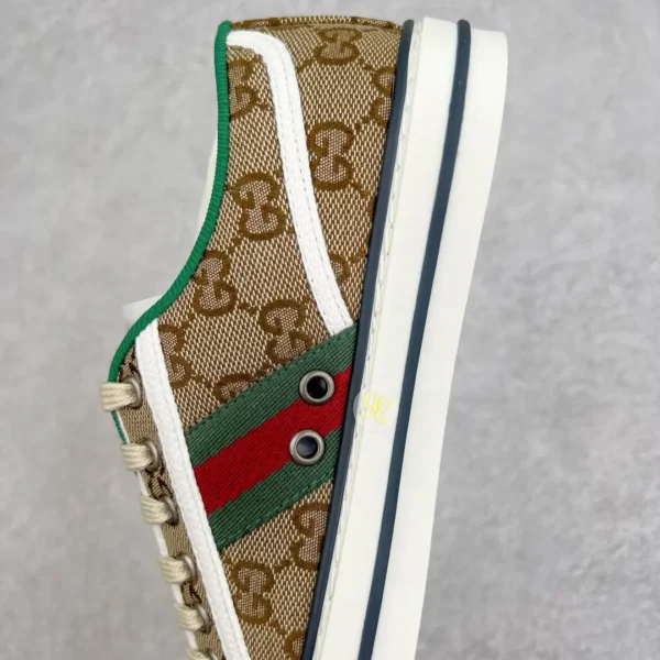 Gucci Canvas Low Cut - Image 7