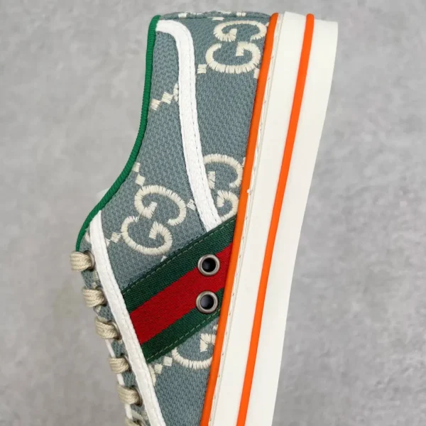 Gucci Canvas Low Cut - Image 7