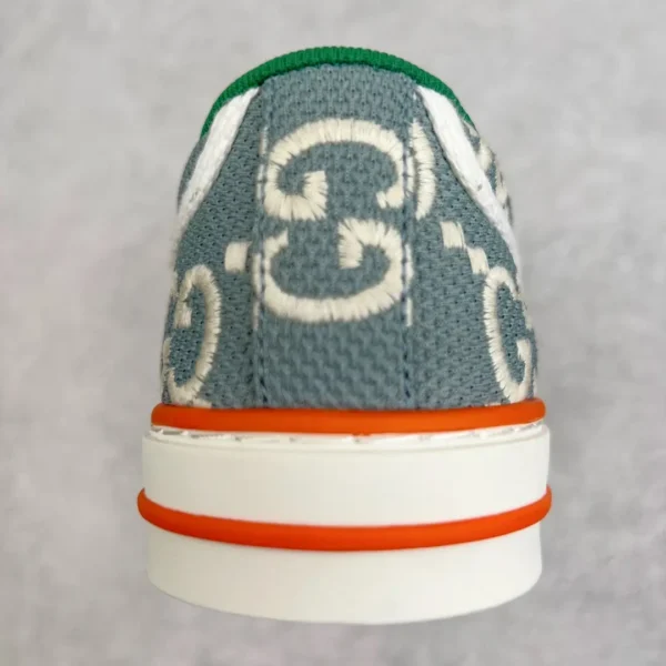 Gucci Canvas Low Cut - Image 8