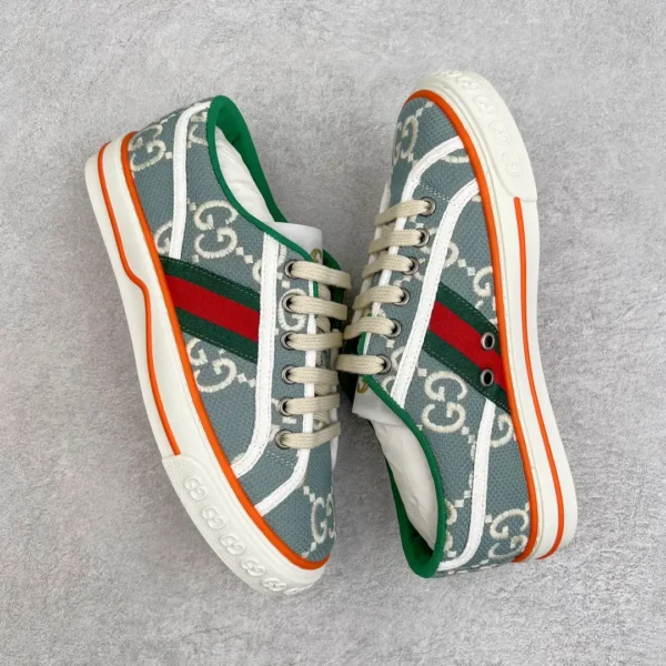 Gucci Canvas Low Cut - Image 3