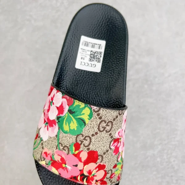 Gucci Slippers - Image 4