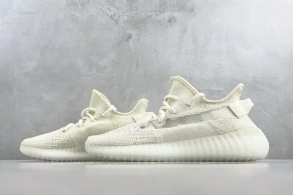 Yeezy Boost 350 V2
Bone - Image 5