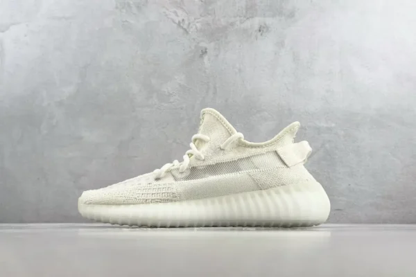 Yeezy Boost 350 V2
Bone