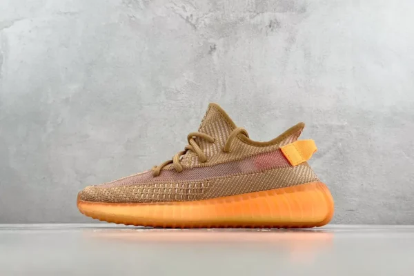 Yeezy Boost 350 V2
Clay