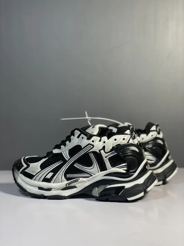 Balenciaga Runner - Image 8