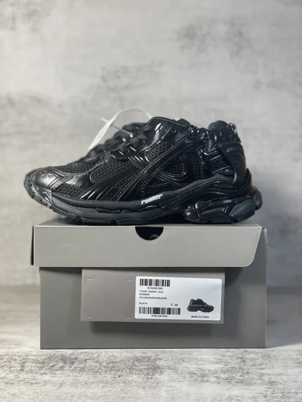 Balenciaga Runner - Image 9