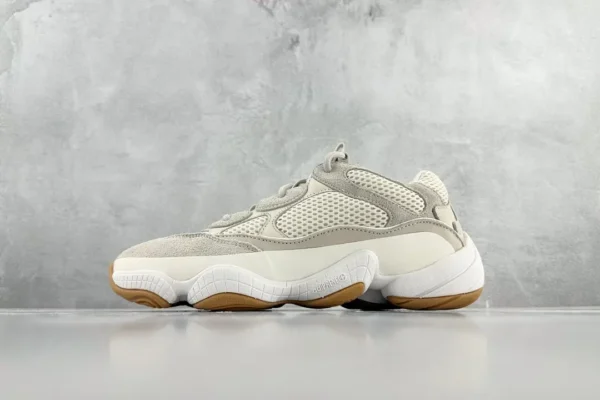 Yeezy 500
Stone Taupe