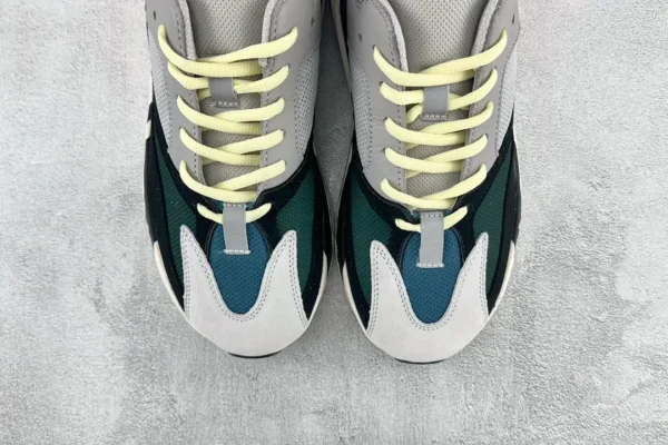 Yeezy Boost 700
Wave Runner - Image 7