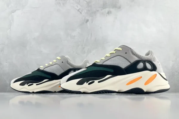 Yeezy Boost 700
Wave Runner - Image 5